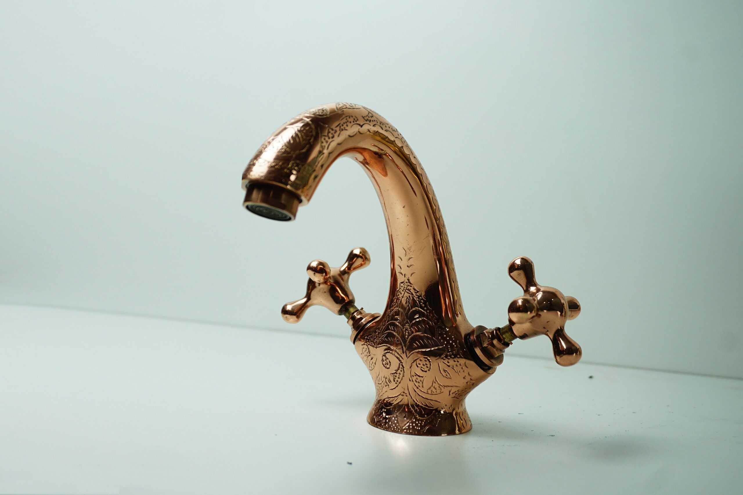 Copper Faucet Bathroom Sink , Engraved Single Hole Copper Faucet